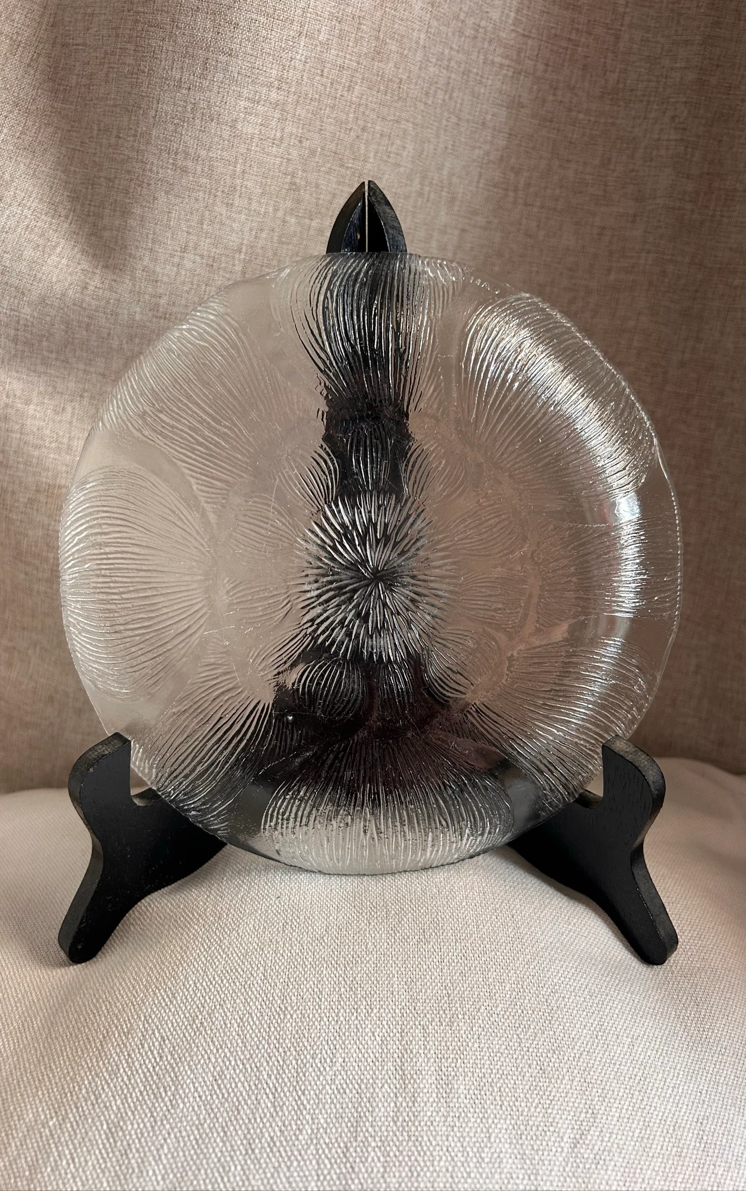 Vintage textured molded glass bowl / plate CALI France – Flower Decor – 19 cm – photo 9